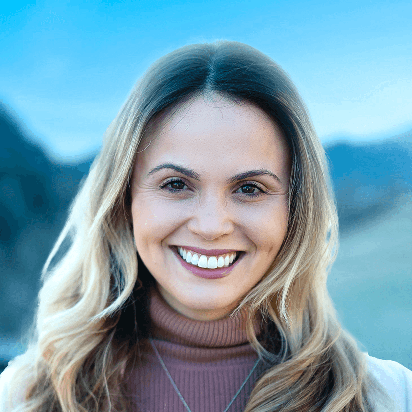 Dr Mariane Melo